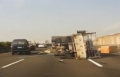 货车交通事故瞬间 请远离大货车