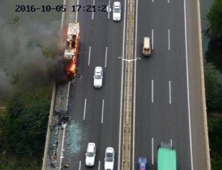 简析10·5润扬大桥客车失火事件-1 简析10·5润扬大桥客车失火事件-1